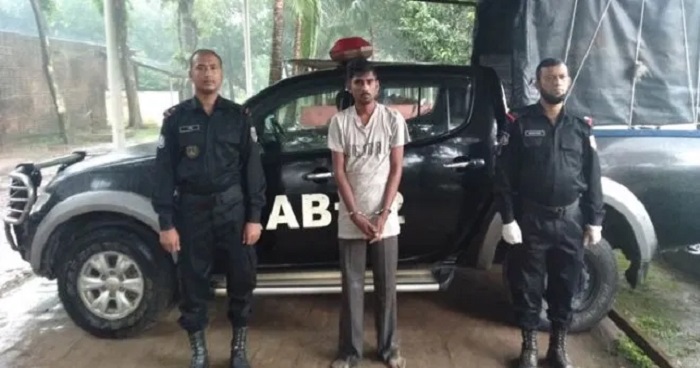 বগুড়া র্যাবের অভিযানে ইয়াবাসহ মাদক ব্যবসায়ী গ্রেফতার বগুড়া র্যাবের অভিযানে ইয়াবাসহ মাদক ব্যবসায়ী গ্রেফতার