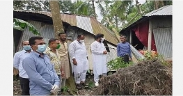 বগুড়ায় ঝড়ে ক্ষতিগ্রস্থ পরিবারের পাশে উপজেলা চেয়ারম্যান ছান্নু বগুড়ায় ঝড়ে ক্ষতিগ্রস্থ পরিবারের পাশে উপজেলা চেয়ারম্যান ছান্নু