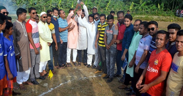 শাজাহানপুরে কিশোর উন্নয়ন ক্লাবের ফুটবল খেলায় সিনিয়র একাদশ জয়ী