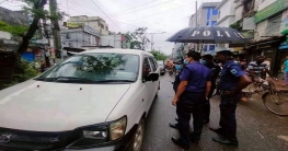 বগুড়ায় কঠোর বিধি-নিষেধ মানাতে পুলিশের চেকপোস্ট বগুড়ায় কঠোর বিধি-নিষেধ মানাতে পুলিশের চেকপোস্ট