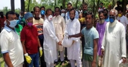 বগুড়ায় কর্মহীন মানুষের মাঝে চাল বিতরণ করেন আ`লীগের সা: সম্পাদক বগুড়ায় কর্মহীন মানুষের মাঝে চাল বিতরণ করেন আ`লীগের সা: সম্পাদক