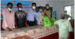 বগুড়ার শাজাহানপুরে অসহায়দের মাঝে করোনা প্রতিরোধী সামগ্রী বিতরণ বগুড়ার শাজাহানপুরে অসহায়দের মাঝে করোনা প্রতিরোধী সামগ্রী বিতরণ