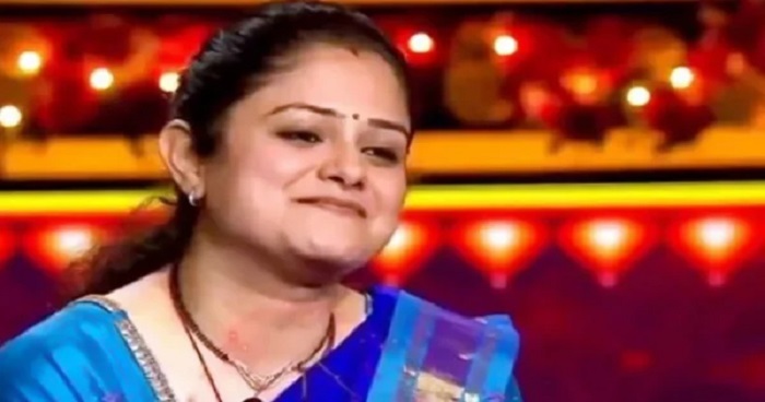 নারী পুলিশ অফিসার জিতে নিলেন কোটি টাকা নারী পুলিশ অফিসার জিতে নিলেন কোটি টাকা