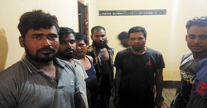 শেরপুরে মধ্যরাতে জুয়ার আসর গুঁড়িয়ে দিল পুলিশ, আটক ৭ শেরপুরে মধ্যরাতে জুয়ার আসর গুঁড়িয়ে দিল পুলিশ, আটক ৭