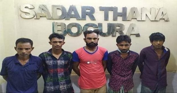 বগুড়ায় ছিনতাইকারী চক্রের ৫ সদস্য গ্রেফতার বগুড়ায় ছিনতাইকারী চক্রের ৫ সদস্য গ্রেফতার