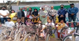 সোনাতলায় বঙ্গবন্ধু ঢাকা ম্যারাথন বিজয়ীদের মাঝে সাইকেল বিতরণ সোনাতলায় বঙ্গবন্ধু ঢাকা ম্যারাথন বিজয়ীদের মাঝে সাইকেল বিতরণ