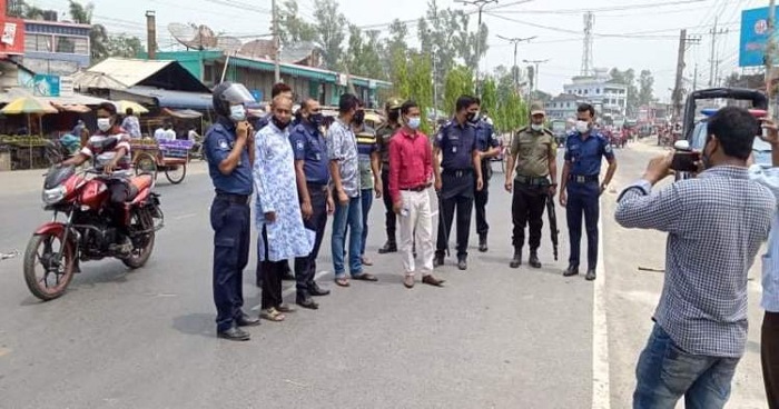 দুপচাঁচিয়া-ধাপ সুলতানগঞ্জ হাট শুরু হওয়ায়, বন্ধ করে দিলেন ইউএনও