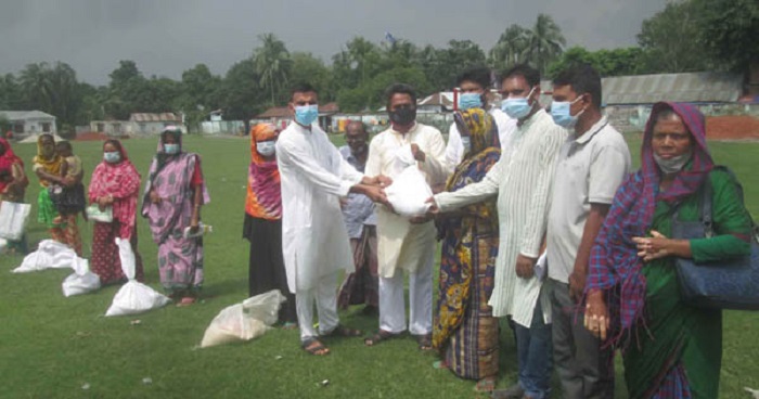 সারিয়াকান্দিতে প্রধানমন্ত্রী প্রদত্ত খাদ্য সহায়তা বিতরণ