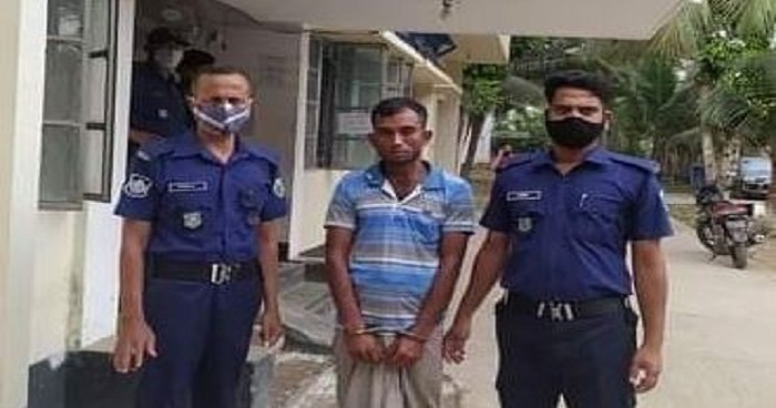 সোনাতলায় গৃহবধুর ঘর থেকে যুবককে আটক করে পুলিশে সোপর্দ সোনাতলায় গৃহবধুর ঘর থেকে যুবককে আটক করে পুলিশে সোপর্দ