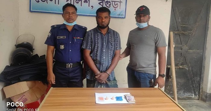ধুনটে মাদক সম্রাট নান্নু মন্ডল ইয়াবা ট্যাবলেট ও টাকাসহ আটক ধুনটে মাদক সম্রাট নান্নু মন্ডল ইয়াবা ট্যাবলেট ও টাকাসহ আটক