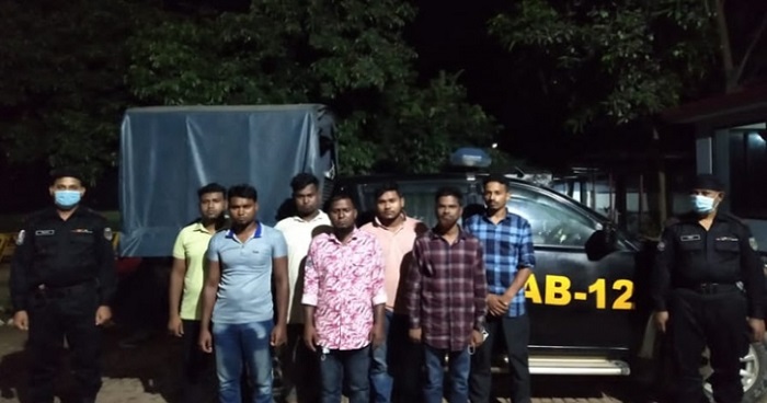 বগুড়ায় মদ, বিয়ারসহ গ্রেফতার ৭ বগুড়ায় মদ, বিয়ারসহ গ্রেফতার ৭