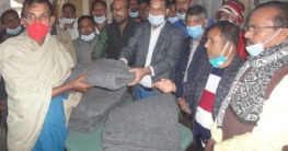 গাবতলীর মহিষাবানে কম্বল বিতরণ গাবতলীর মহিষাবানে কম্বল বিতরণ
