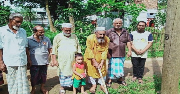 বগুড়া সদরের বারপুর স্কুলপাড়ায় ড্রেন নির্মান কাজের শুভ উদ্বোধন