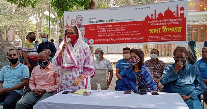 সোনাতলায় ১ হাজার পরিবারের মাঝে ঈদ উপহার বিতরণ করলেন এমপি শিল্পী