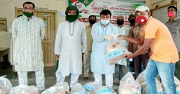 ধুনটে লকডাউনে থাকা কর্মহীনদের পাশে উপজেলা চেয়ারম্যান ধুনটে লকডাউনে থাকা কর্মহীনদের পাশে উপজেলা চেয়ারম্যান