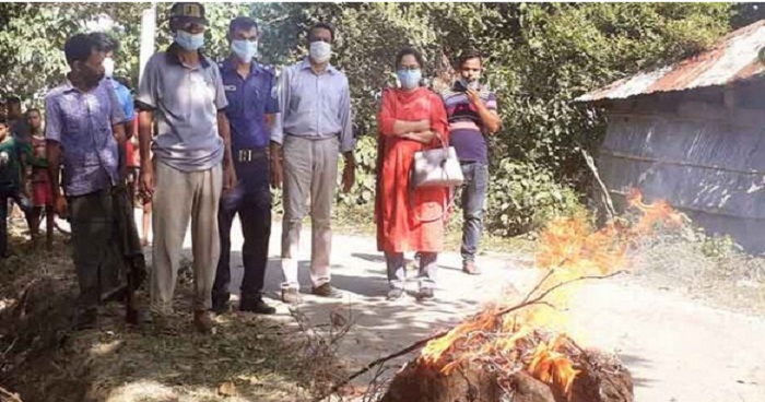 গাবতলীতে মোবাইল কোর্টে জব্দকৃত খরা ও কারেন্ট জাল ভষ্মিভূত