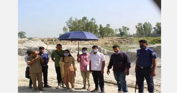 বগুড়ার গাবতলীতে ২ বালু ব্যবসায়ীর জরিমানা বগুড়ার গাবতলীতে ২ বালু ব্যবসায়ীর জরিমানা