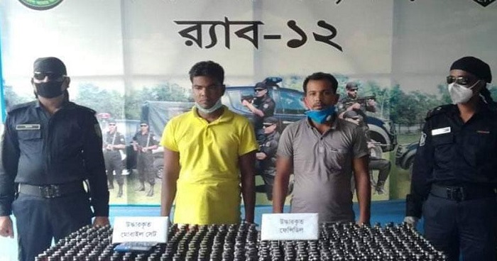 বগুড়ায় ৫শ বোতল ফেনসিডিল উদ্ধার, আটক ২জন বগুড়ায় ৫শ বোতল ফেনসিডিল উদ্ধার, আটক ২জন