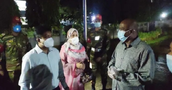 বগুড়ার বি-ব্লকে ব্যাংক ভবনে অগ্নিকান্ড পরিদর্শনে জেলা প্রশাসক বগুড়ার বি-ব্লকে ব্যাংক ভবনে অগ্নিকান্ড পরিদর্শনে জেলা প্রশাসক