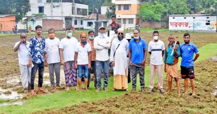 বগুড়ায় রাইজিং ক্লাবের উদ্যোগে মাঠ সংস্কার কাজ শুরু