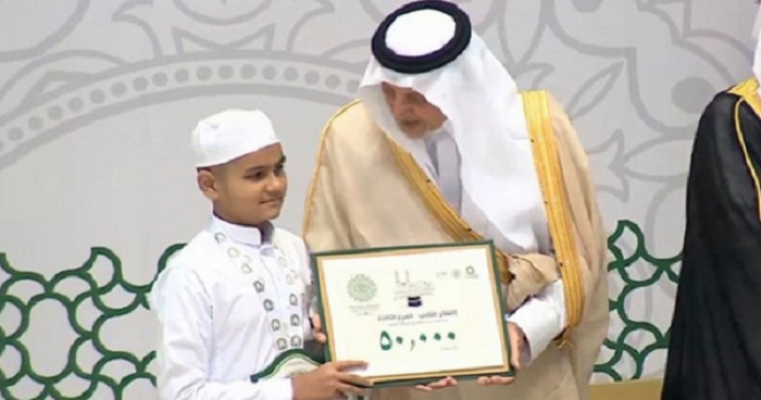 হাফেজে কোরআনের সুপারিশ ও হাফেজ হওয়ার বিস্ময়কর ঘটনা হাফেজে কোরআনের সুপারিশ ও হাফেজ হওয়ার বিস্ময়কর ঘটনা