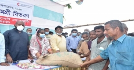 সারিয়াকান্দির বন্যার্তদের মাঝে সাহাদারা মান্নানের ত্রাণ বিতরণ সারিয়াকান্দির বন্যার্তদের মাঝে সাহাদারা মান্নানের ত্রাণ বিতরণ