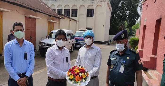 বগুড়া জেলা কারাগার পরিদর্শন করেন জেলা প্রশাসক মোঃ জিয়াউল হক