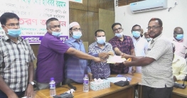 বগুড়ায় মসজিদ-মন্দিরে এমপি’র অনুদান বিতরণ বগুড়ায় মসজিদ-মন্দিরে এমপি’র অনুদান বিতরণ