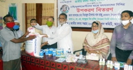 আদমদীঘিতে ক্ষতিগ্রস্থ মাছ চাষীদের মাঝে উপকরণ বিতরণ আদমদীঘিতে ক্ষতিগ্রস্থ মাছ চাষীদের মাঝে উপকরণ বিতরণ