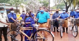 শিবগঞ্জে গ্রাম পুলিশের মাঝে বাই সাইকেল বিতরণ শিবগঞ্জে গ্রাম পুলিশের মাঝে বাই সাইকেল বিতরণ