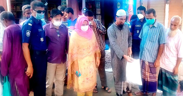 নন্দীগ্রামে ৪ আলু ব্যবসায়ীসহ ৬ জনের জরিমানা নন্দীগ্রামে ৪ আলু ব্যবসায়ীসহ ৬ জনের জরিমানা