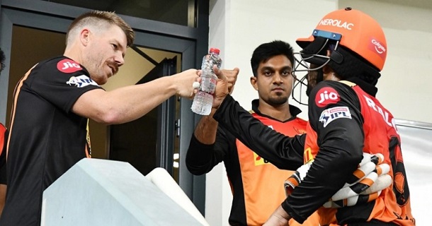 ওয়ার্নারের যে কথায় মারমুখী হয়ে ওঠেন ঋদ্ধিমান ওয়ার্নারের যে কথায় মারমুখী হয়ে ওঠেন ঋদ্ধিমান