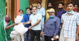 নন্দীগ্রামে কর্মহীনদের মাঝে ত্রাণ বিতরণ নন্দীগ্রামে কর্মহীনদের মাঝে ত্রাণ বিতরণ