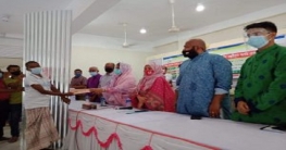 সোনাতলায় বিভিন্ন দুর্যোগে ক্ষতি গ্রস্থদের মাঝে ঢেউটিন ও চেক বিতরণ সোনাতলায় বিভিন্ন দুর্যোগে ক্ষতি গ্রস্থদের মাঝে ঢেউটিন ও চেক বিতরণ