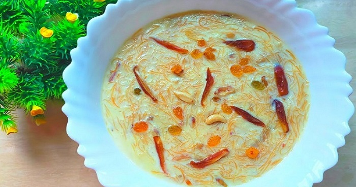 রকমারি খাবারের মধ্যে থাকুক সেমাই শির খুরমা রকমারি খাবারের মধ্যে থাকুক সেমাই শির খুরমা