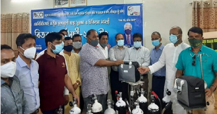 বগুড়ায় চেম্বার অফ কমার্সের স্বাস্থ্য সুরক্ষা সামগ্রী বিতরণ বগুড়ায় চেম্বার অফ কমার্সের স্বাস্থ্য সুরক্ষা সামগ্রী বিতরণ