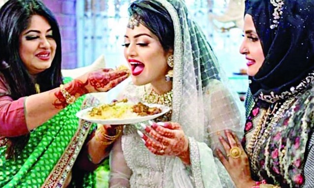 বাড়িতে নতুন বউ আসলে কেমন হবে শ্বশুরবাড়ির সদস্যদের ব্যবহার? বাড়িতে নতুন বউ আসলে কেমন হবে শ্বশুরবাড়ির সদস্যদের ব্যবহার?