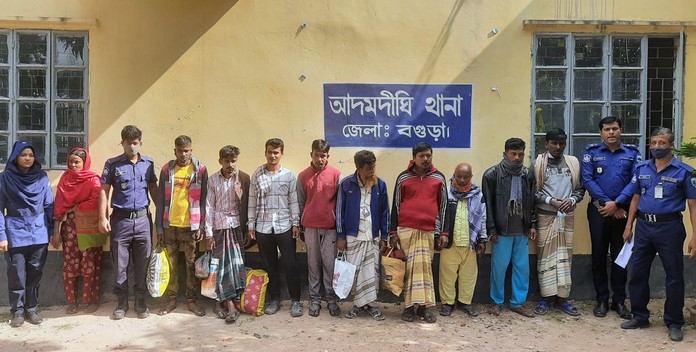 আদমদীঘি হোটেলে অসামাজিক কার্যকলাপসহ বিভিন্ন মামলায় গ্রেফতার ১০ আদমদীঘি হোটেলে অসামাজিক কার্যকলাপসহ বিভিন্ন মামলায় গ্রেফতার ১০
