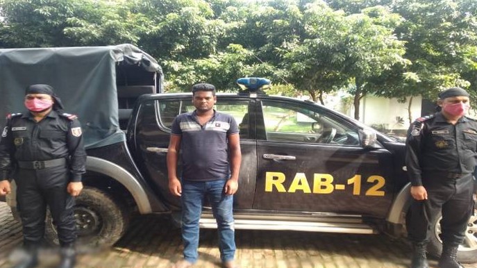 আদমদীঘিতে ৮ কেজি গাঁজাসহ কারবারি আটক আদমদীঘিতে ৮ কেজি গাঁজাসহ কারবারি আটক