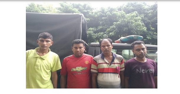 বগুড়ায় অপহৃত ব্যক্তিকে উদ্ধার করল র্যাব, গ্রেফতার ৪ বগুড়ায় অপহৃত ব্যক্তিকে উদ্ধার করল র্যাব, গ্রেফতার ৪