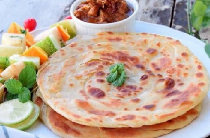 সকালের নাস্তায় আলু পরোটা সকালের নাস্তায় আলু পরোটা