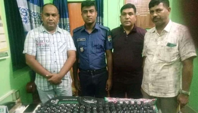 সান্তাহারে ট্রেনে মিলল ফেন্সিডিল