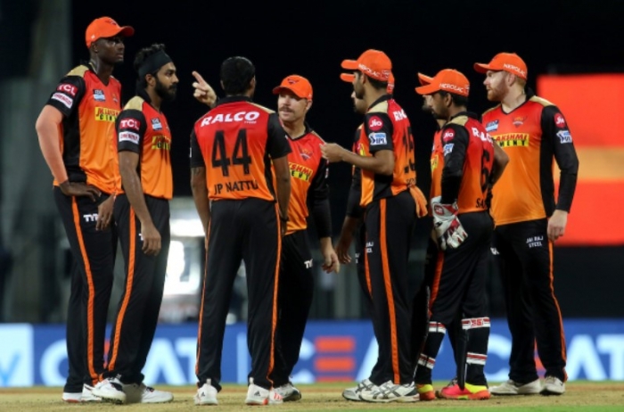 আইপিএলে ডাক পেলেন মালিক আইপিএলে ডাক পেলেন মালিক