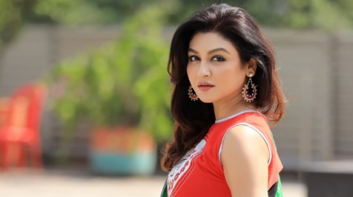 মাদ্রিদে জয়া পেলেন সেরা অভিনেত্রীর পুরস্কার