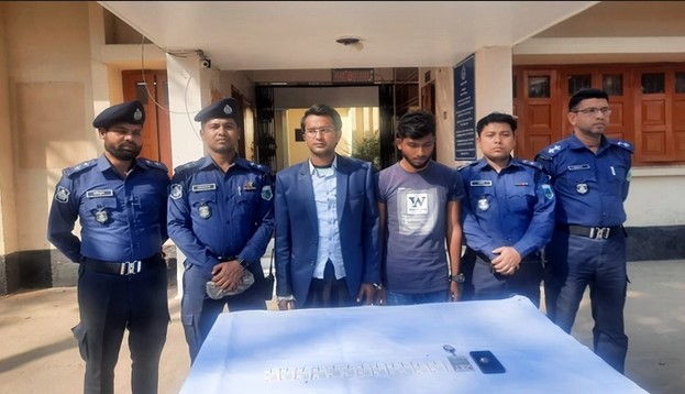 বগুড়ায় ভুয়া ম্যাজিস্ট্রেট সেজে গ্রেপ্তার দুই ভাই বগুড়ায় ভুয়া ম্যাজিস্ট্রেট সেজে গ্রেপ্তার দুই ভাই