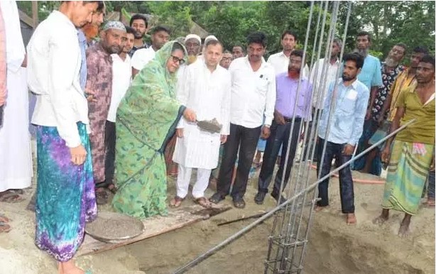 সারিয়াকান্দিতে মসজিদের ভিত্তি স্থাপন করলেন সাহাদারা মান্নান এমপি