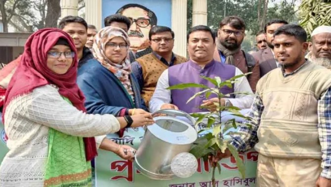 কাহালুতে পারিবারিক পুষ্টি বাগানের প্রদর্শণীর উপকরণ বিতরণ