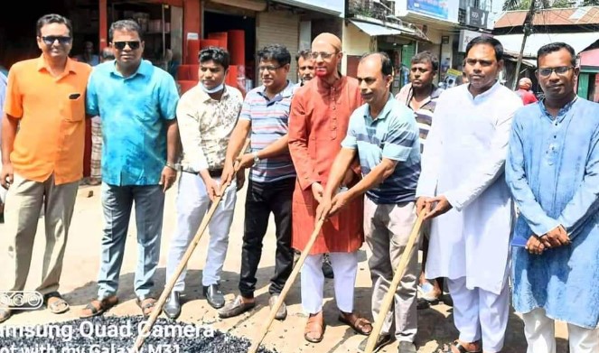 বগুড়ার শেরপুর পৌরসভায় সড়ক পাকাকরণ কাজের উদ্বোধন