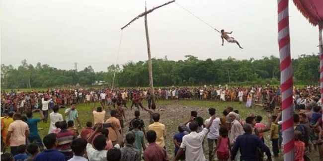 সোনাতলা সৈয়দ আহম্মদ কলেজ স্টেশনে তিনদিনব্যাপী চরক মেলা অনুষ্ঠিত