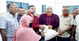 শাজাহানপুরে ভিজিএফ কর্মসূচির চাল বিতরণ শাজাহানপুরে ভিজিএফ কর্মসূচির চাল বিতরণ